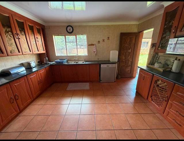 4 BEDROOM HOUSE FOR SALE IN PRESIDENTSRUS